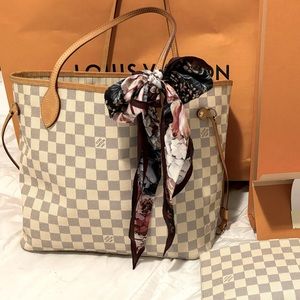 Louis Vuitton Neverfull Bag MM and Clutch